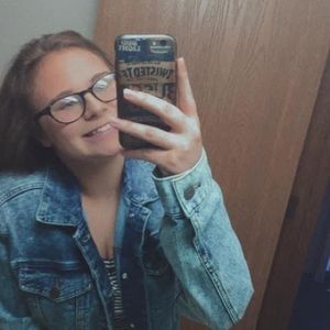 Meet your Posher, Adrianna